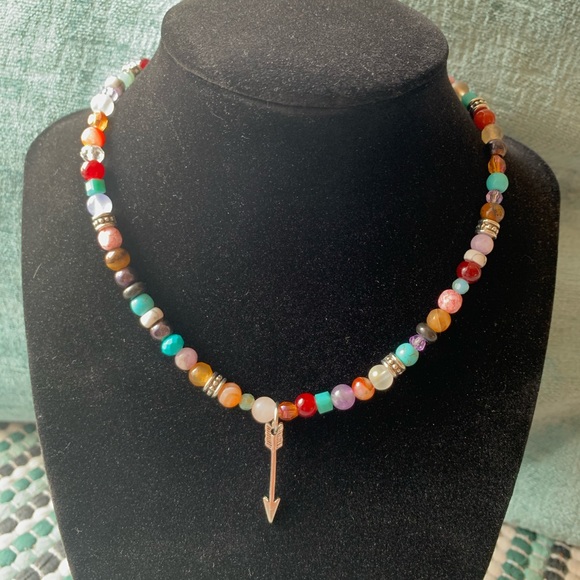 Assorted beads necklace with arrow charm - Picture 5 of 5